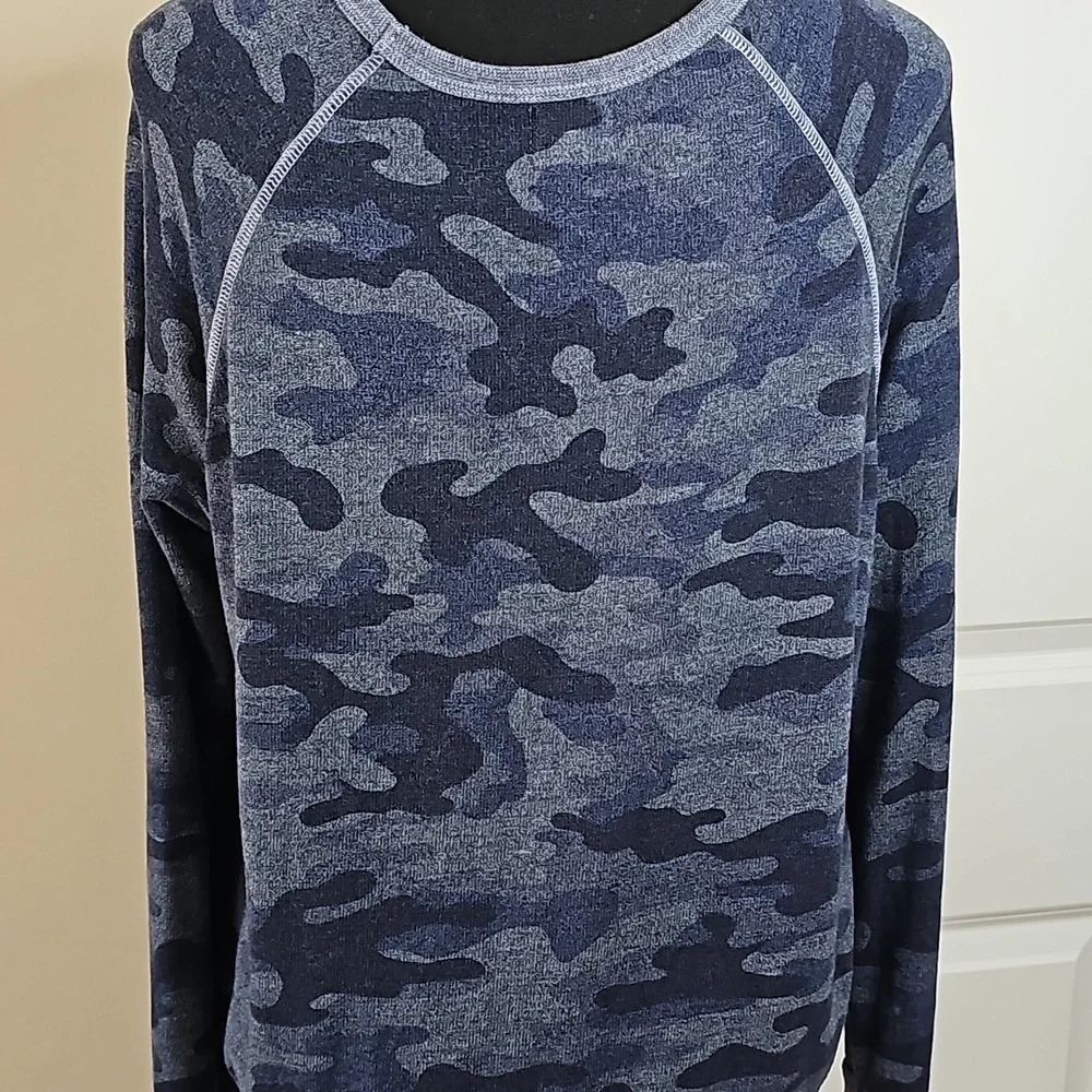 Blue camo oversized sweatshirt -fits 6-8 - Picture 2 of 5